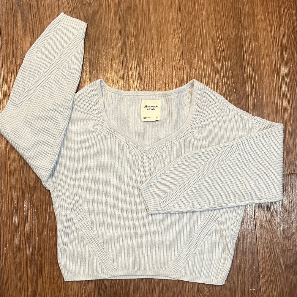 Abercrombie & Fitch Women's V-Neck Sweater in Light Blue